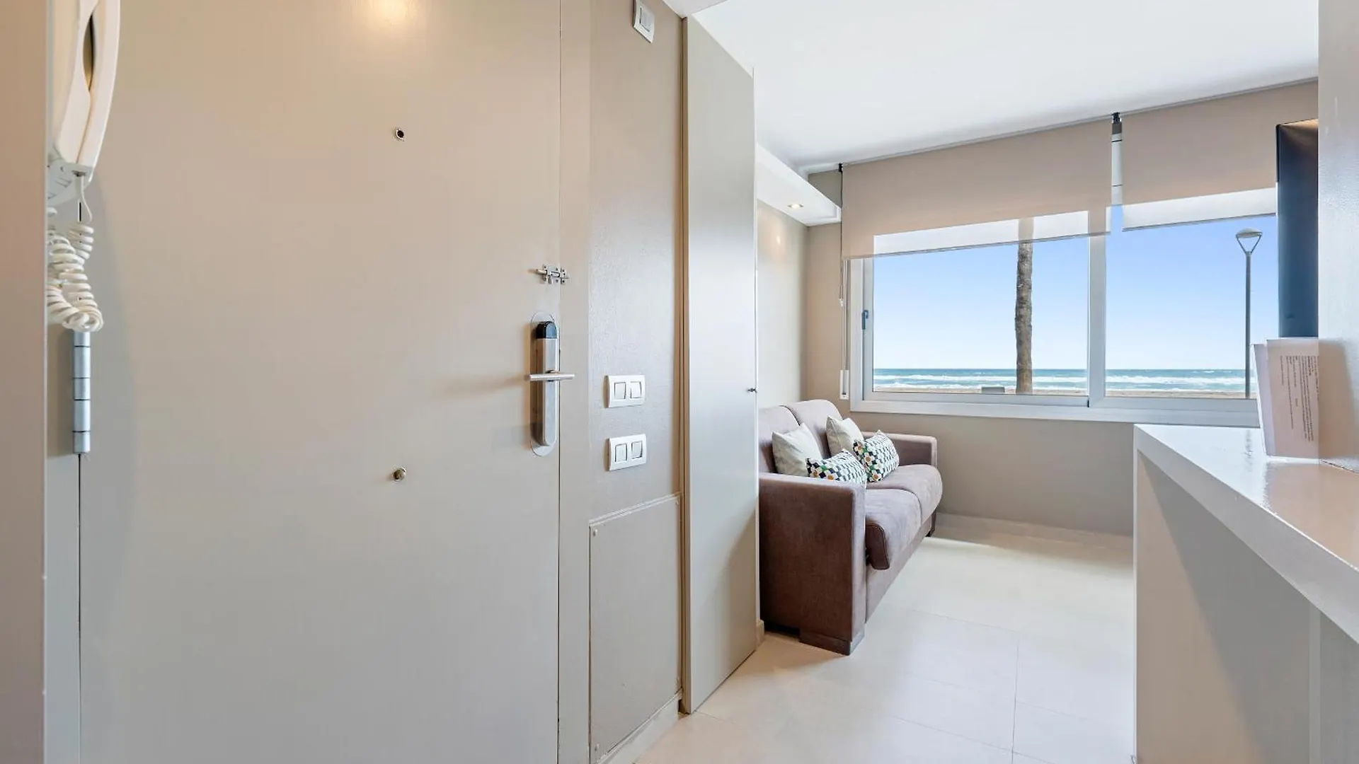 Hauzify I Apartaments La Martina Торредембарра