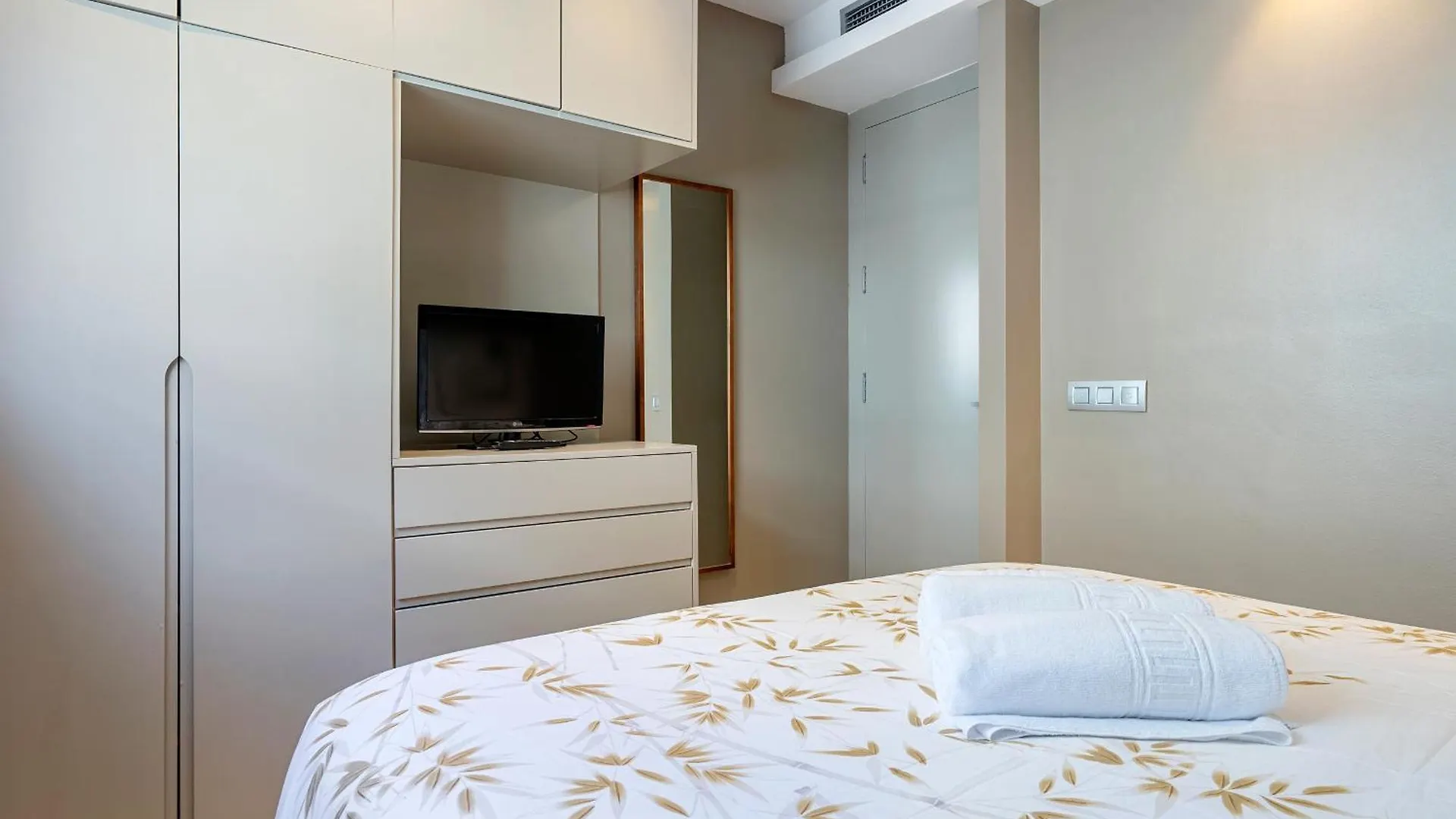 Hauzify I Apartaments La Martina Торредембарра Апартаменты